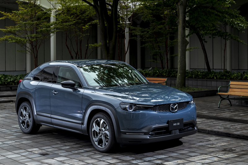 10月8日に発売された新型コンパクトSUV「MX-30（エムエックスサーティー）」