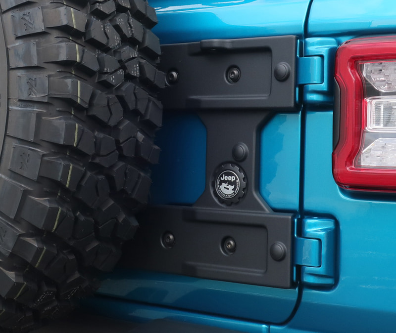 Mopar製ヒンジゲート・レインフォースメント