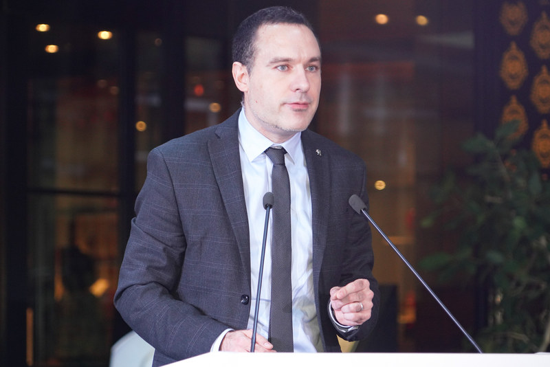 2019年10月18日に開催されたプジョーの新型「208」「e-208」「リフター」発表会に登壇したトマ・ビルコ氏