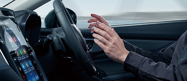 一定条件下でステアリングから手を離しての走行も可能となる高度運転支援システム「アイサイトX」を搭載