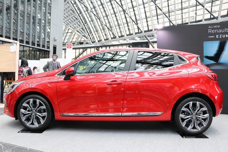 ボディサイズは4075×1725×1470mm（全長×全幅×全高）、ホイールベースは2585mm。車重は1200kg