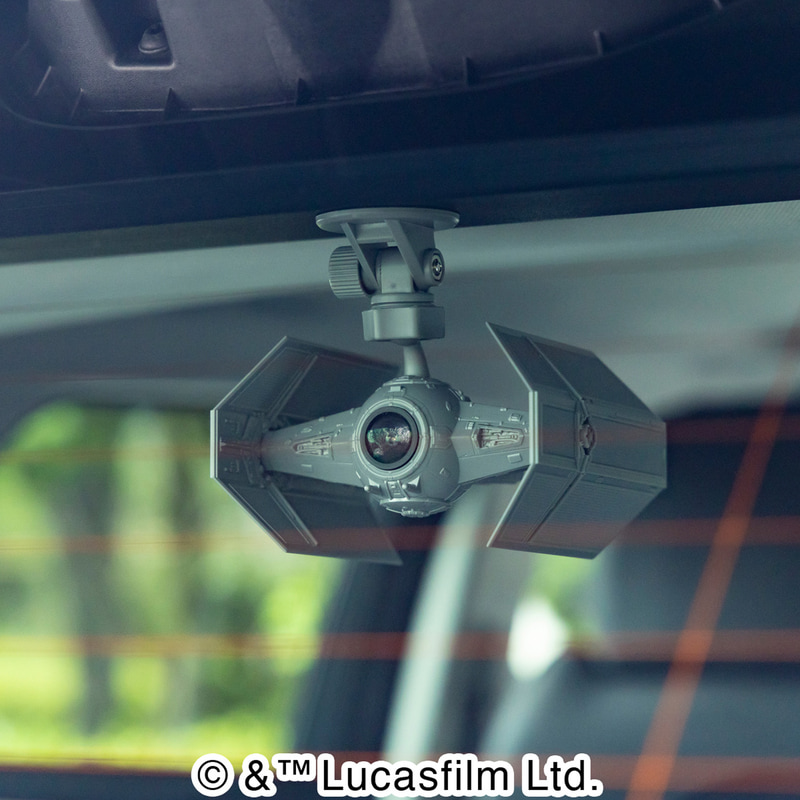 リアカメラはダース・ベイダーが乗るタイ・アドバンストx1