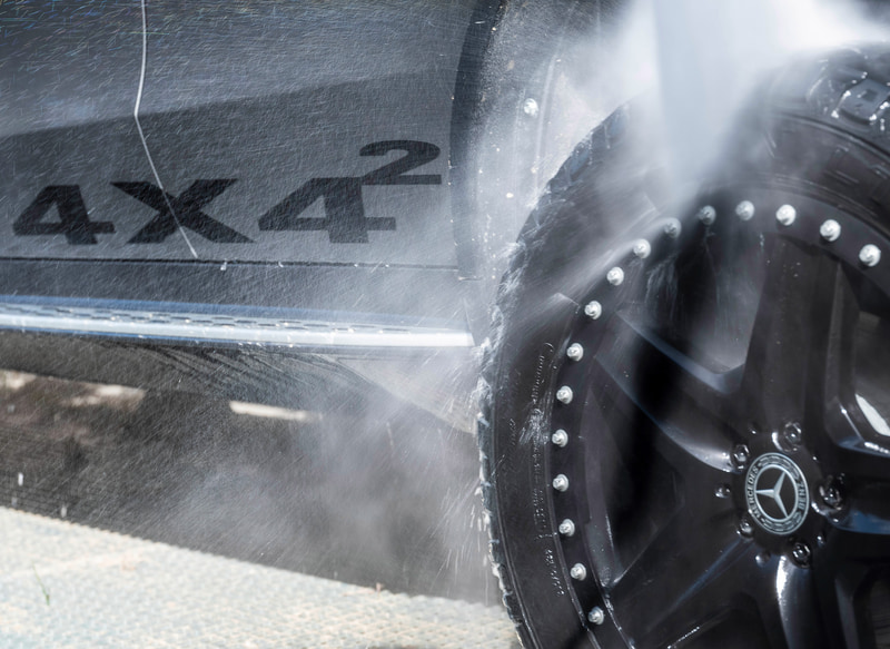 装着タイヤサイズは285/50R20