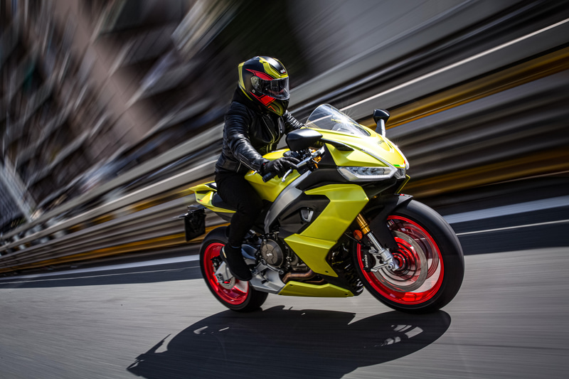 新型ライトウェイトミドルスポーツ「RS 660」