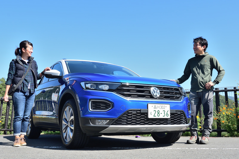 T-Rocならではの機能性や質実剛健な走りなどを楽しんだ2人。実際に触れたからこそ分かる価値について、談義はしばらく続くのでした