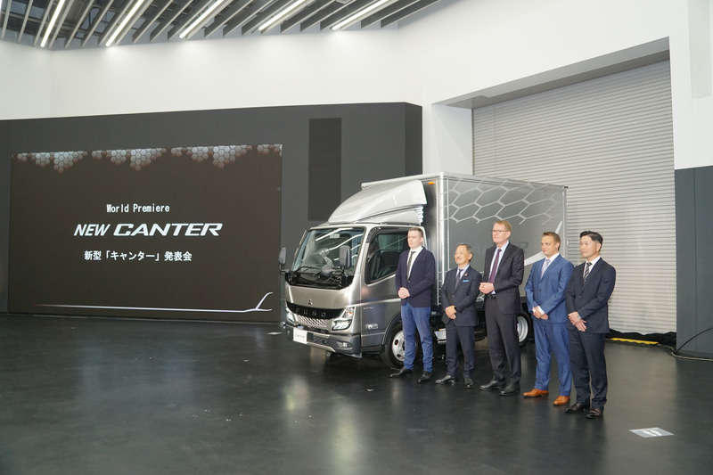 新型キャンター発表会
