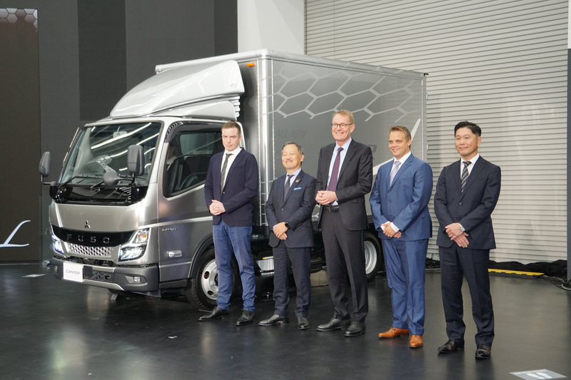 新型キャンター発表会