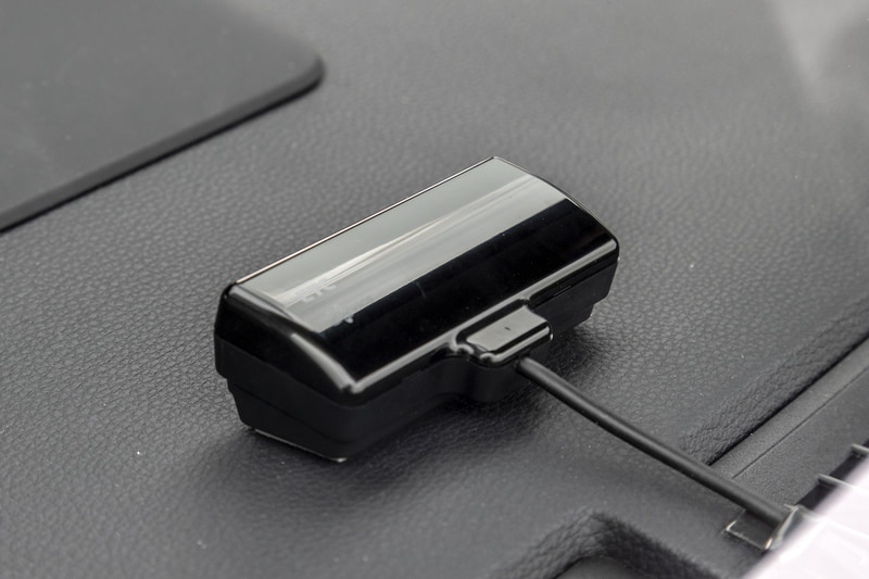 CY-ET2505VD（別売）はアンテナ部をダッシュボード上に置くタイプ。フロントウィンドウに装着するタイプのCY-ET2500VD（別売）もラインアップする