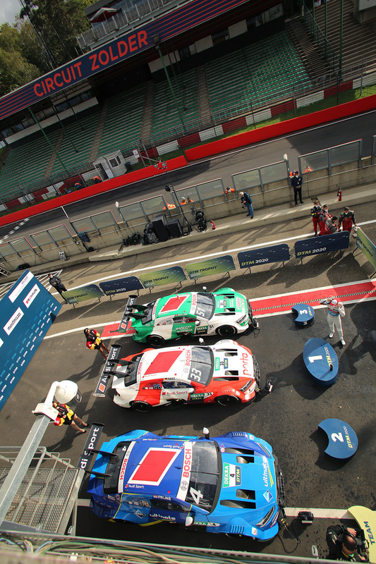 レース1の表彰式