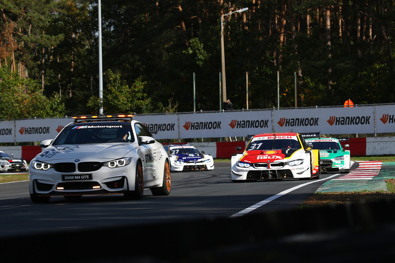 12周目から18周目までセーフティーカーが入る。トップは#31シェルドン・ファンデルリンデ