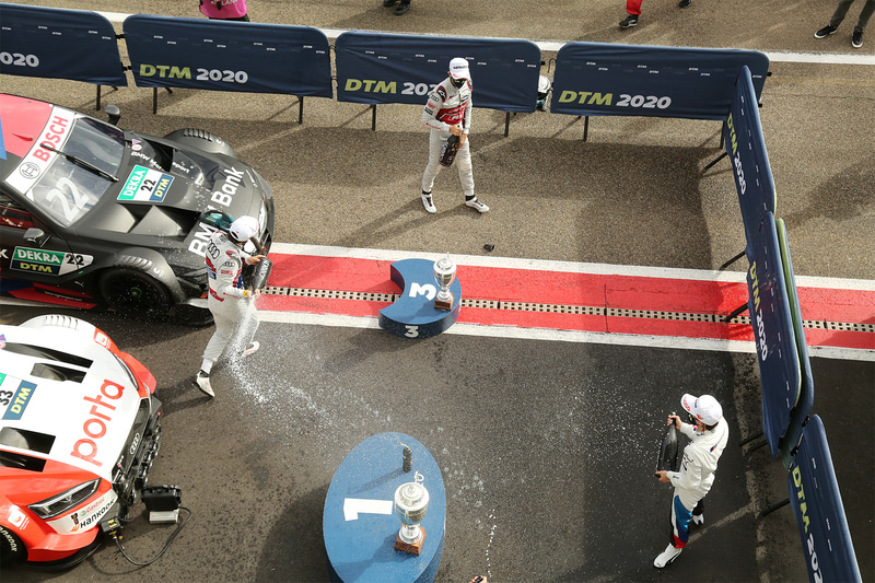 レース2の表彰式