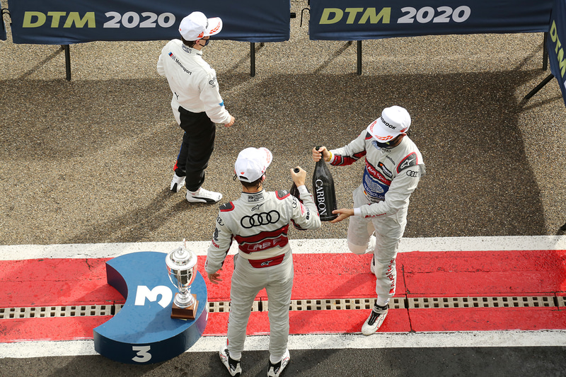 レース2の表彰式