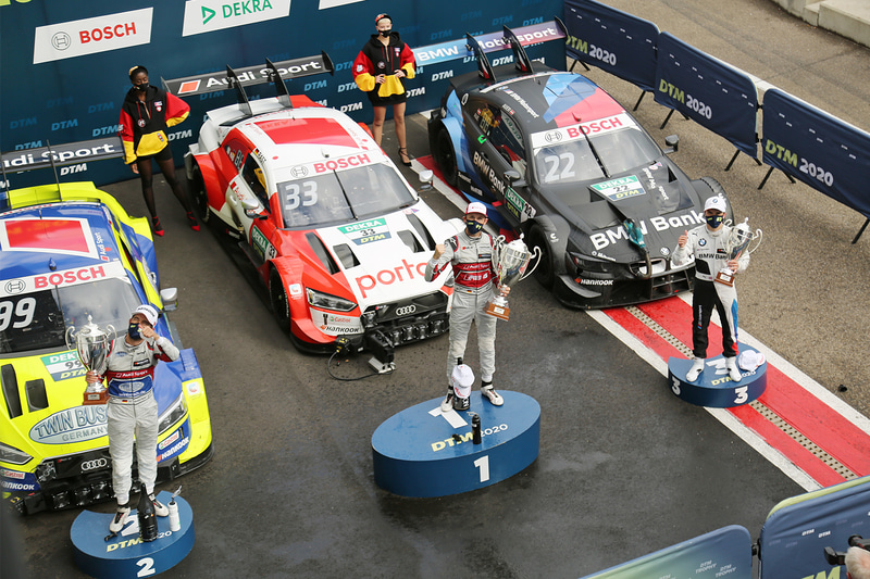 レース2の表彰式