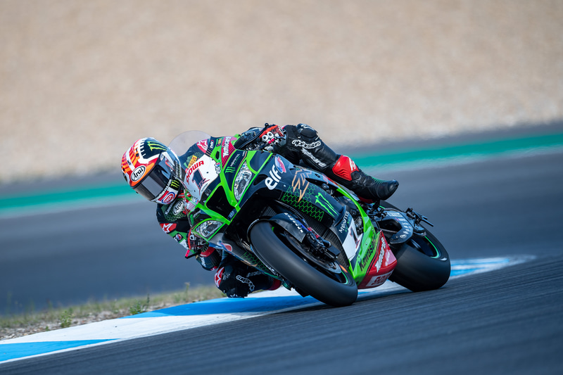 川崎重工業のファクトリーレースチーム「カワサキレーシングチーム」からスーパーバイク世界選手権（WSBK）にNinja ZX-10RRで参戦するジョナサン・レイ選手