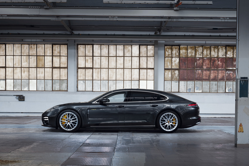 パナメーラ ターボS E-ハイブリッド