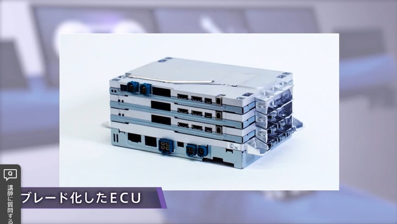 抜き差し可能なケース（筐体）を使い小型化されるコンピュータ