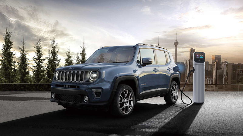 初となるプラグインハイブリッド車「レネゲード 4xe」を11月28日に発売