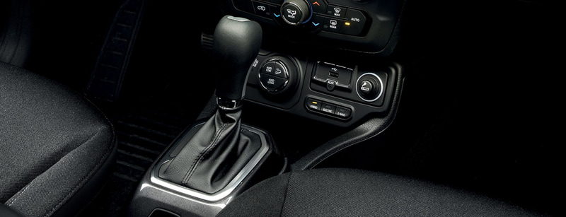 ハイブリッドシステムは「HYBRID」「ELECTRIC」「E-SAVE」の3モードを設定