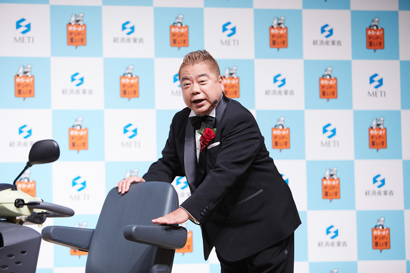 スティーブ・ジョブズばりのプレゼンテーションを目指したという出川哲朗さん