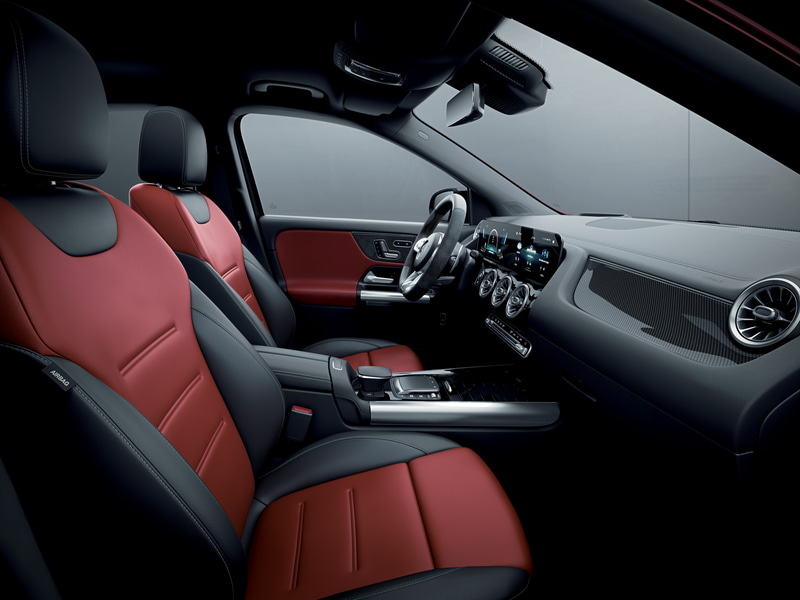 メルセデスAMG GLA 45 S 4MATIC+