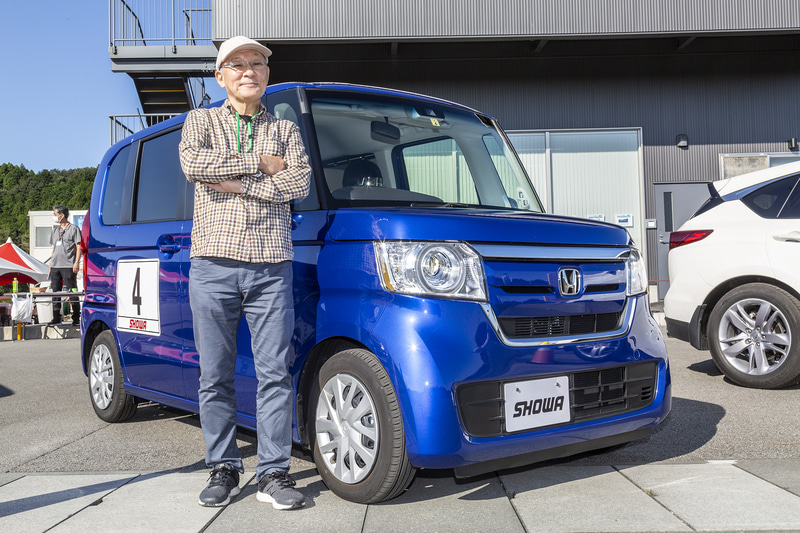 第2世代SFRDが組み付けられたN-BOXとともに