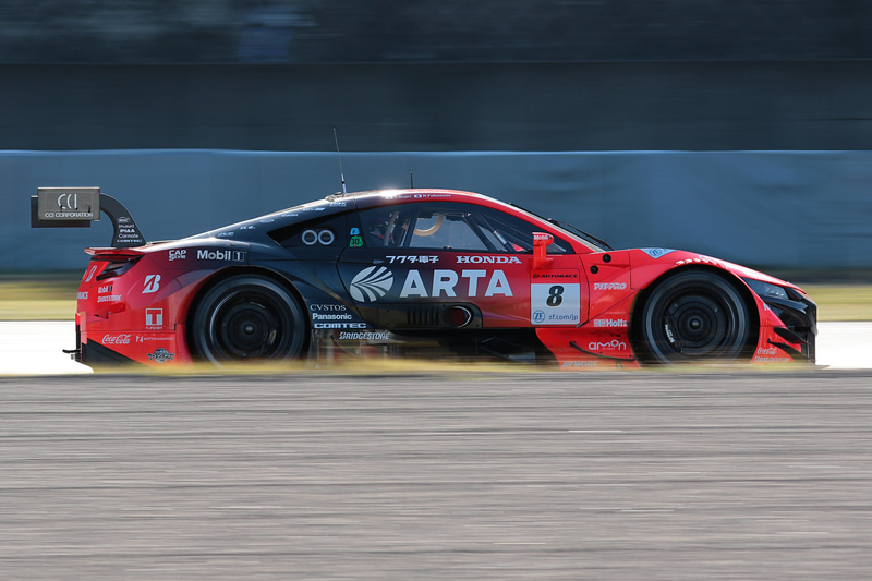 ポールポジションからスタートした8号車 ARTA NSX-GT（野尻智紀/福住仁嶺組、BS）は3位