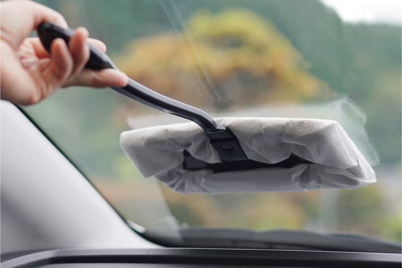 別売の「窓フクピカハンディワイパー」に取り付けて使用することで、使いやすさがアップ