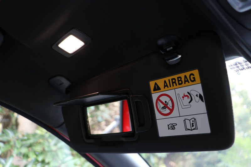 助手席側サンバイザー