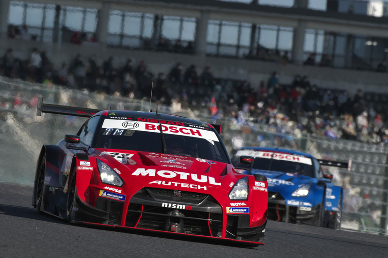 SUPER GT第6戦鈴鹿、23号車 MOTUL AUTECH GT-R（松田次生/ロニー・クインタレッリ組、MI）が最後尾から優勝。鈴鹿2連勝を飾った