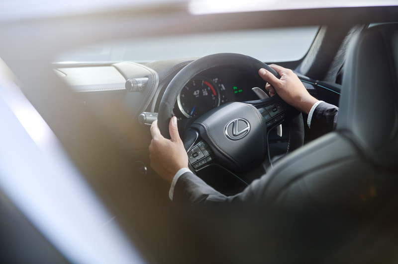 特別仕様車専用アルカンターラ ステアリング（サドルタンステッチ）