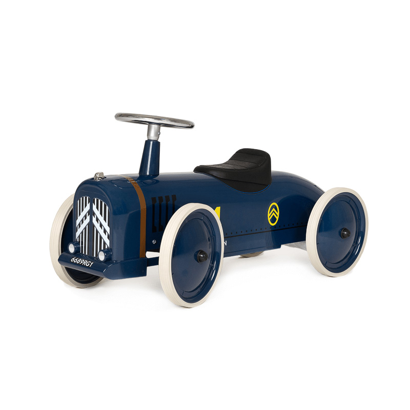 オリジナルグッズを全品特別価格で販売（販売商品の一例）