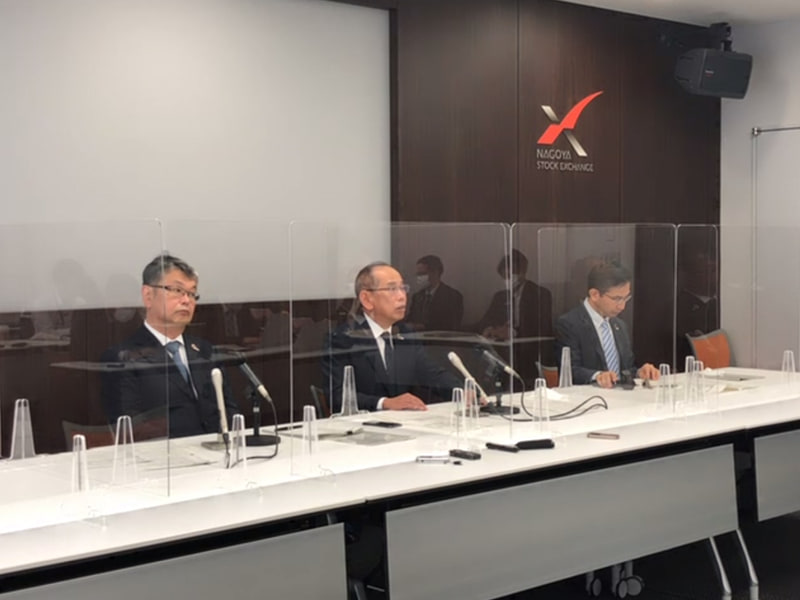 デンソーはオンラインでも会見を同時開催した。登壇者は中央が取締役副社長の山中康司氏、左が経営役員の松井靖氏