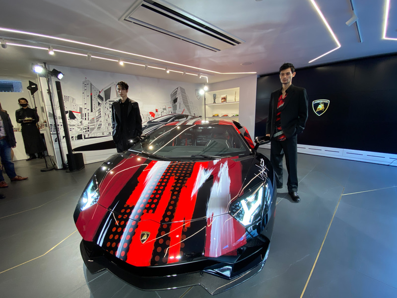 アヴェンタドール S“dressed”by Yohji Yamamoto