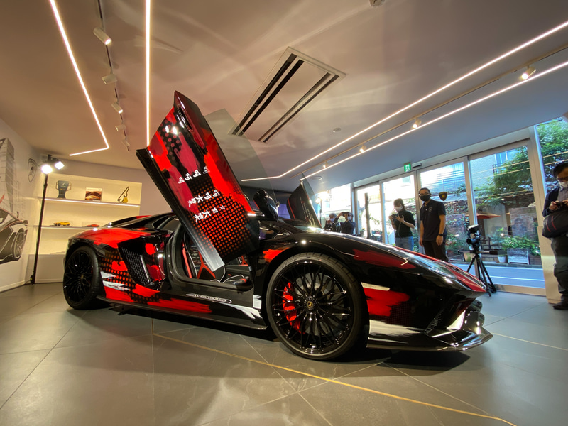 アヴェンタドール S“dressed”by Yohji Yamamoto