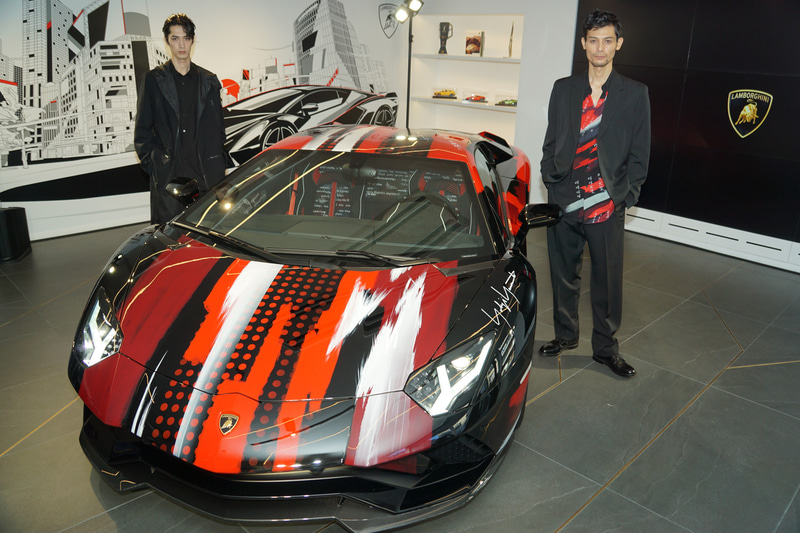 アンベールされるアヴェンタドール S“dressed”by Yohji Yamamoto