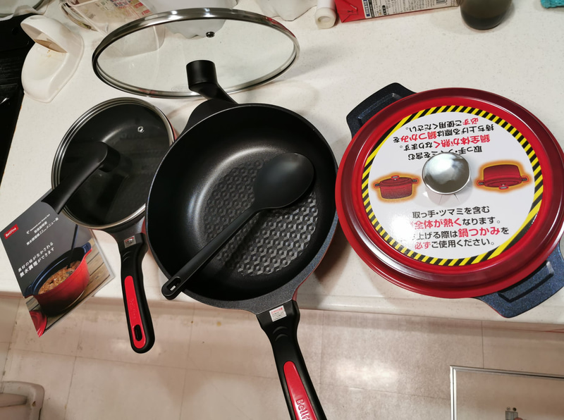 土曜の昼下がりの通販番組で「焦げ付き難い」というデモンストレーションを見て思わずポチっとな。自分がもっとも“カモネギ”なんじゃないかと心配になります