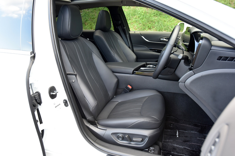 運転席、助手席シート