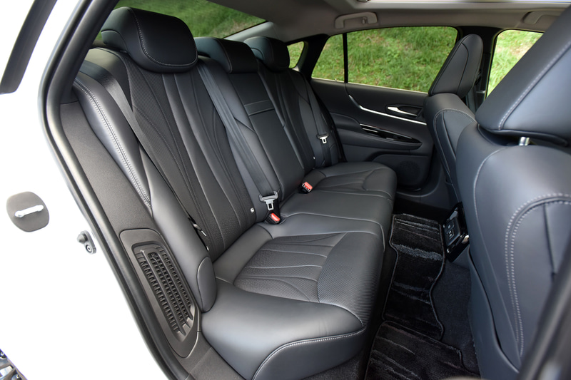 リアシート。5名乗車になっている