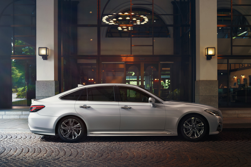 RS（プレシャスホワイトパール）＜オプション装着車＞