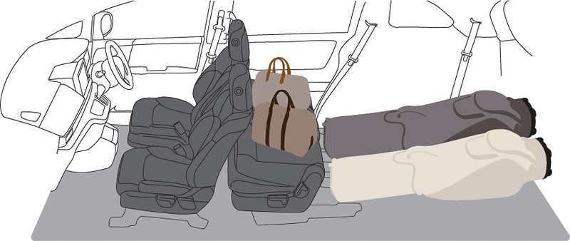 8人乗り/2列目6：4分割スライドシート（2名乗車＋最大ラゲッジモード）