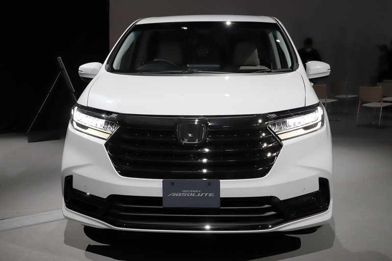 フロントガラスは遮音/IRカット（遮熱）/UVカット機能付き