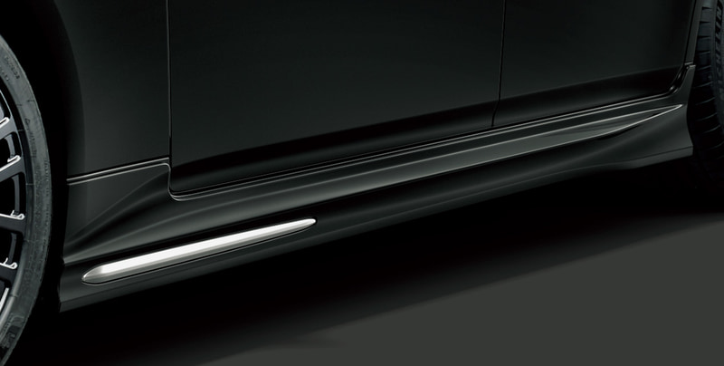 サイドスカート：7万9200円（塗装済）、7万3700円（素地）