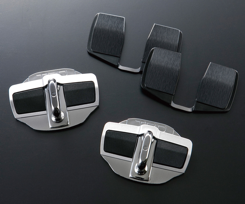 ドアスタビライザー：1台分3万3000円、1セット（2個入り）1万6500円