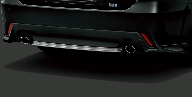 リアバンパースポイラー：6万1600円（塗装済）、5万6100円（素地）