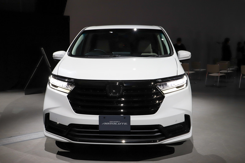 こちらの車両のボディカラーはプラチナホワイト・パール