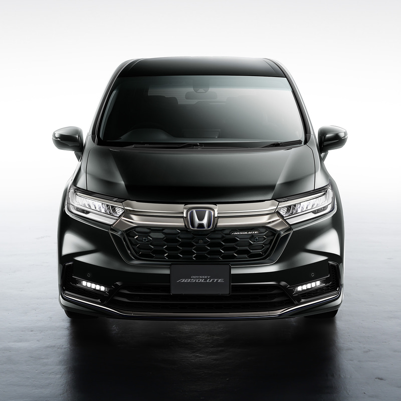 フロントミドルグリル（ダーククロームメッキ×ベルリナブラック塗装）：7万4800円