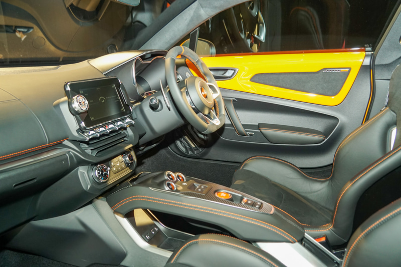 「アトリエアルピーヌ」で仕上げられたA110