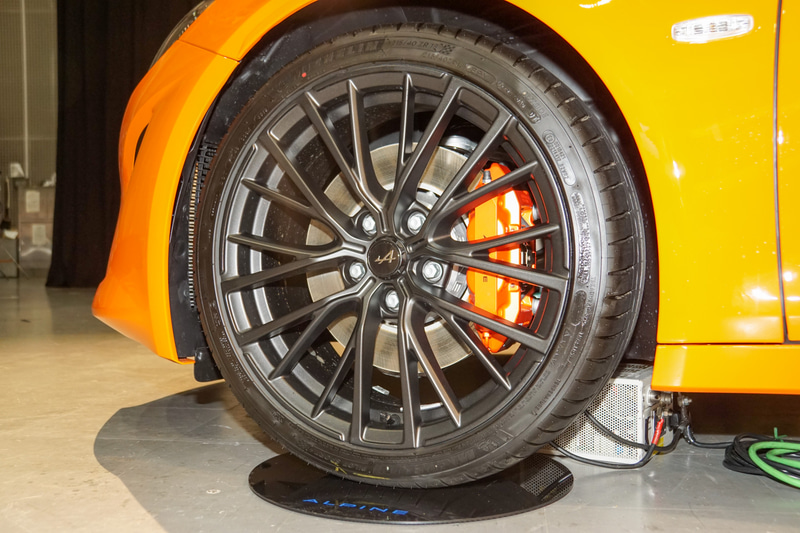 「GT レース」のホイールデザイン