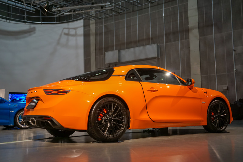 「アトリエアルピーヌ」で仕上げられたA110