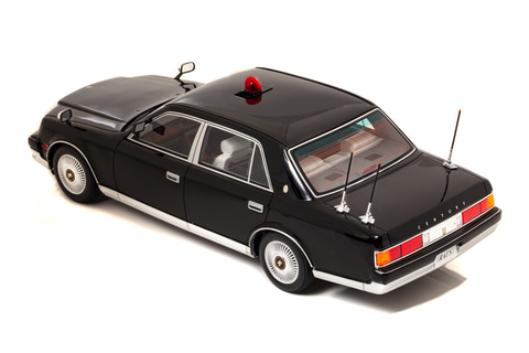 ヒコセブン、要人警護車仕様の「トヨタ センチュリー」を1/18